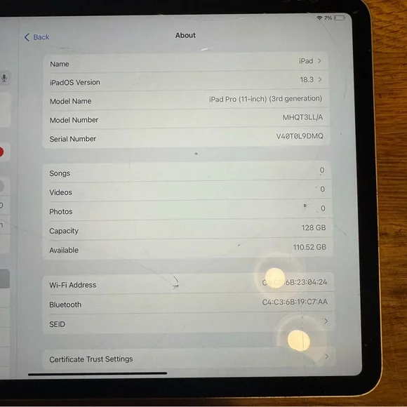 Apple iPad Pro 11” 3rd Gen + Apple Pencil + Case128GBCracked Screen